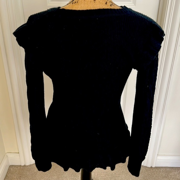 Women’s black sweater. - Picture 5 of 6